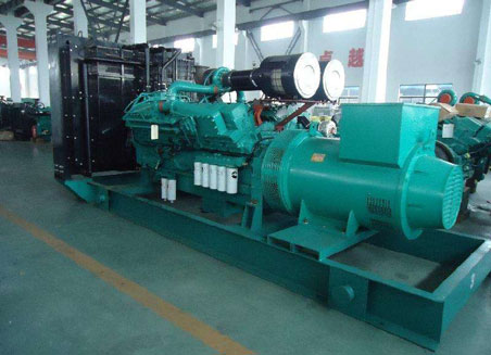 老城镇800kw康明斯柴油发电机组